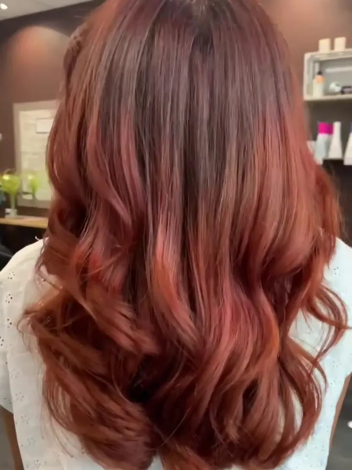 Rouge cerise ondulé