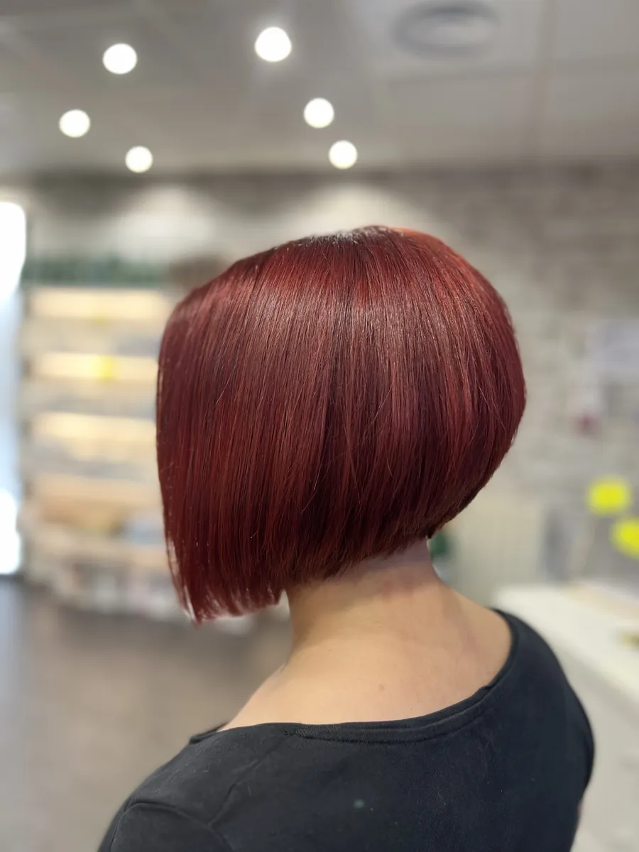 Carré plongeant rouge